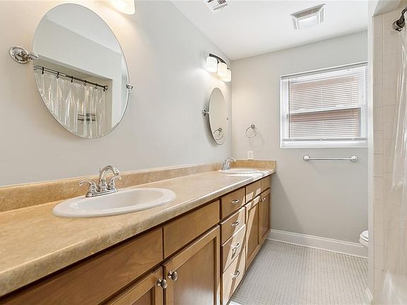 5th image of 6734-36 Catina St