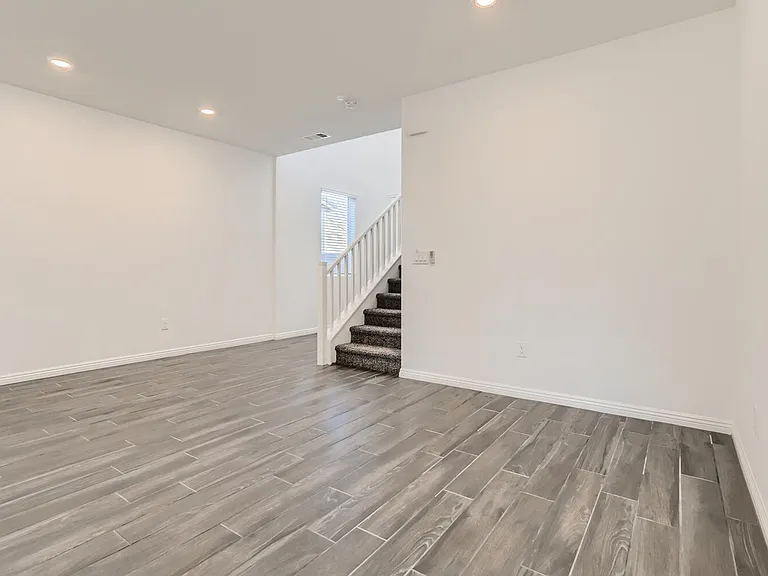 4208 Bayley Skye Ave — Photo 12