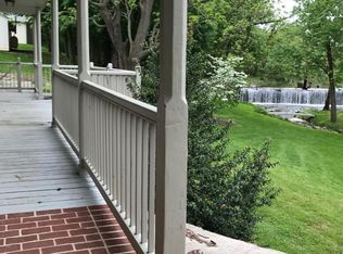 8085 Old Auction Rd, Manheim, PA 17545