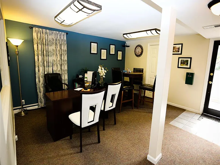 Warson Village Townhomes — Photo 14