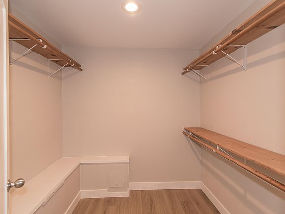 Walk-in closet