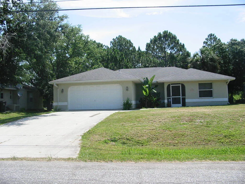 Sumter Blvd & I-75 area - $ 1950/month — Photo 1