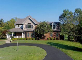 584 Bearcamp Rd, Louisville, KY 40272