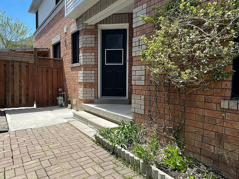 1430 Forest St — Photo 3