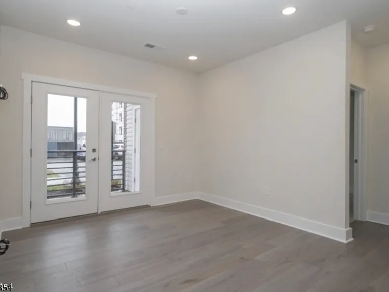 2 Vanderbilt Blvd #109 — Photo 8
