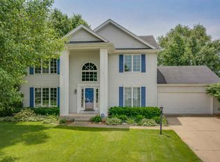 14332 Old Pine Ln, Mishawaka, IN 46545