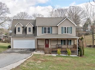 292 Jones Rd, Fletcher, NC 28732