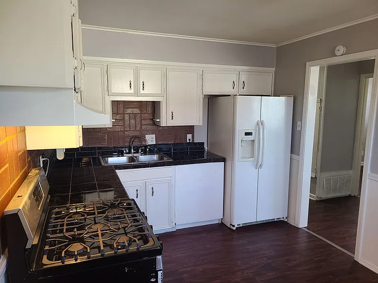 604 Ellen Dr — Photo 10