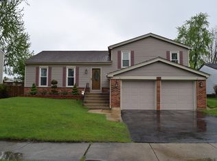 1236 Andover Dr, Roselle, IL 60172