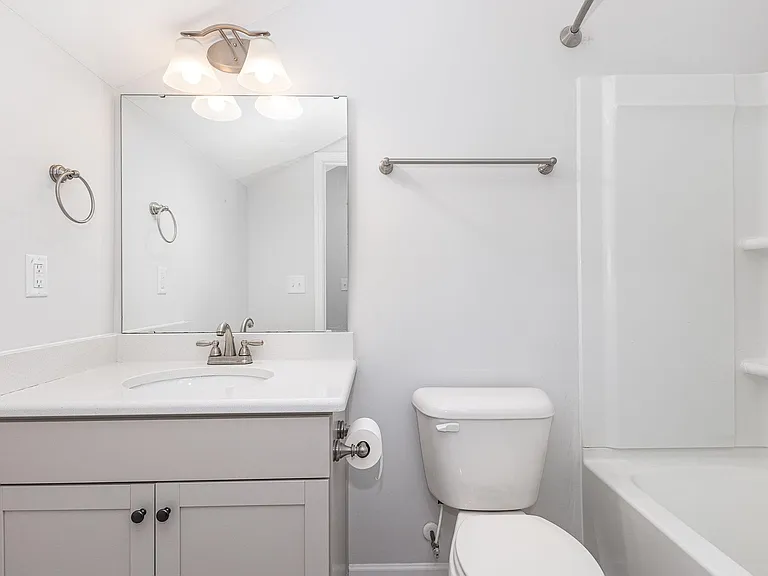 1313 London Meadow Way — Photo 15