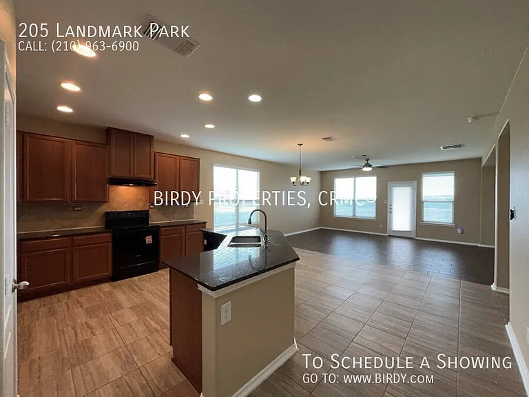 205 Landmark Park — Photo 10