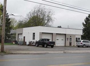 7462 W Ridge Rd, Fairview, PA 16415