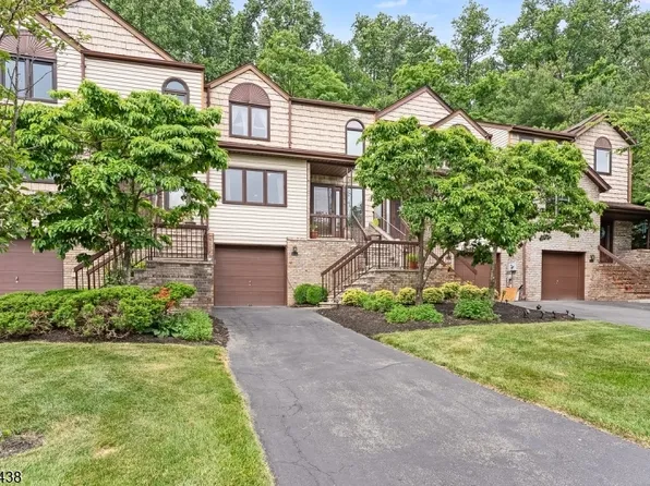 22 Averell Dr, Parsippany-Troy Hills Twp., NJ 07950