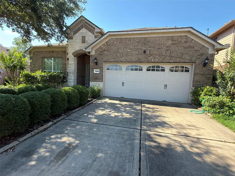 7142 Breton Bay Pass — Photo 2