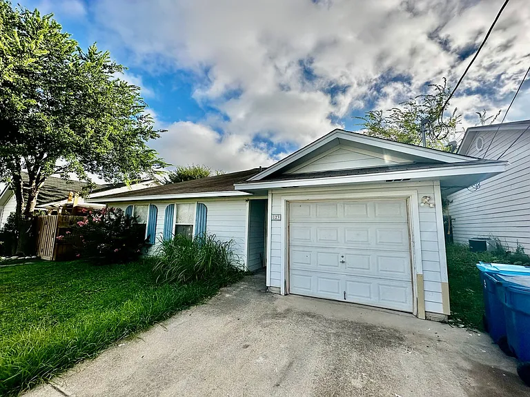 123 Amelia Ct — Photo 1
