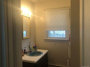 605 English Rd, Spruce Pine, NC 28777