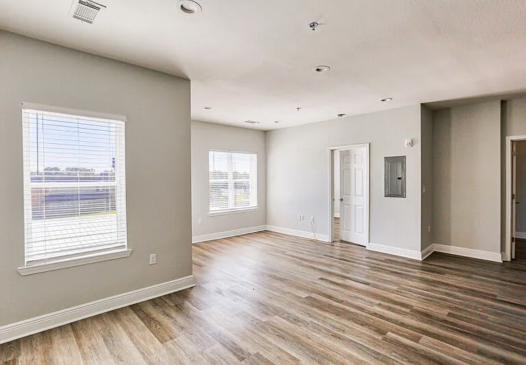 LTL Royal Palms Baton Rouge MT LLC — Photo 17