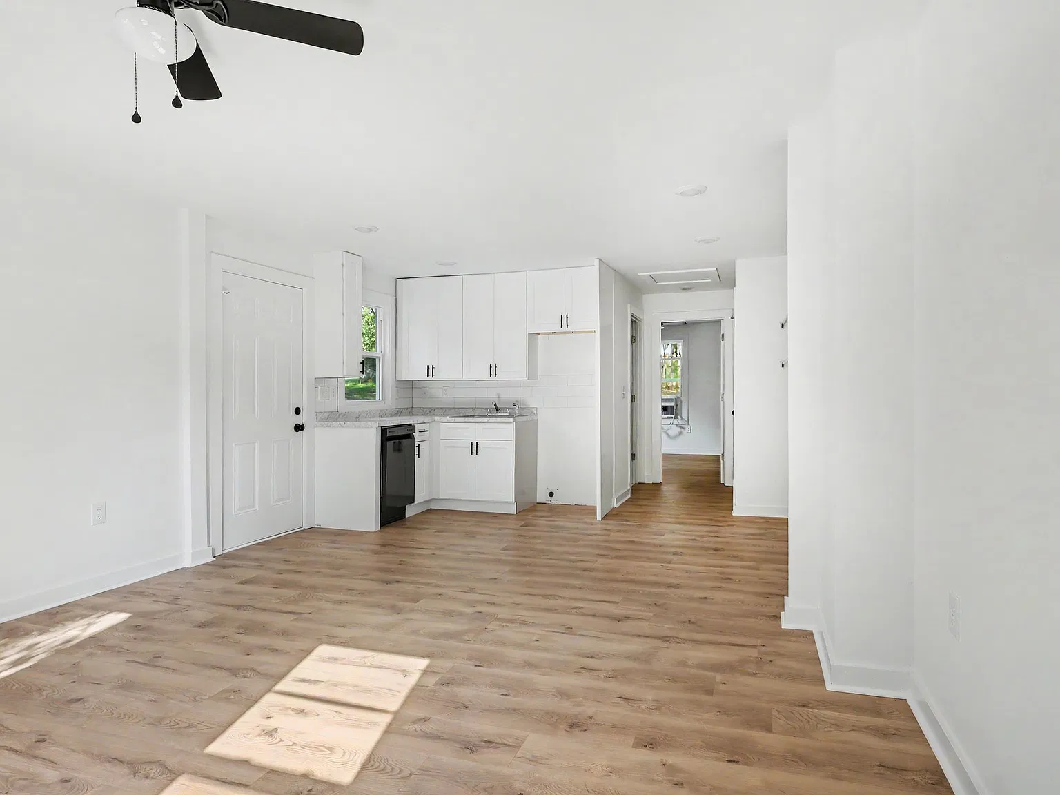1 bed, 495 sqft, $1,100 — Photo 4