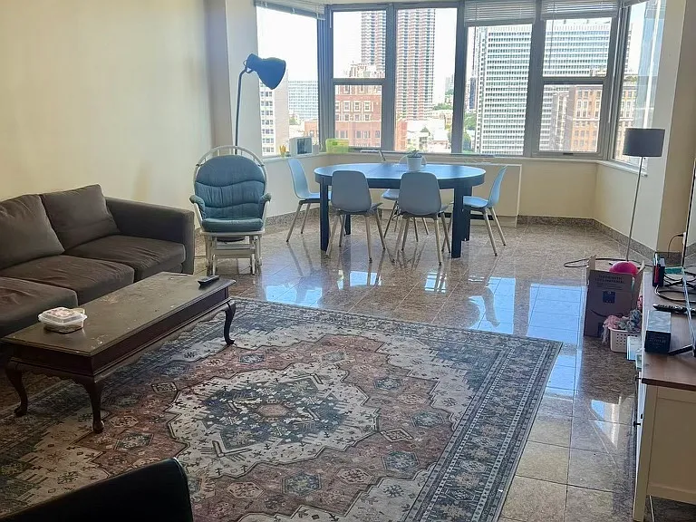 525 W Hawthorne Pl #2104 — Photo 1