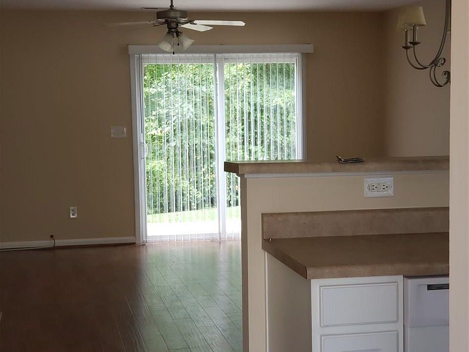 2nd image of 1301 Plexor Ln