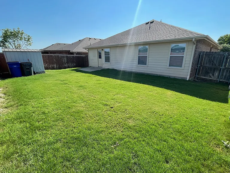 552 Lincoln Ave — Photo 10