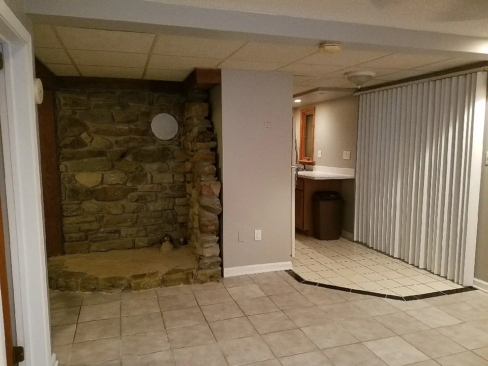 1717 Monroe Ave — Photo 3