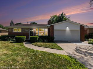 23306 Greencrest St, Saint Clair Shores, MI 48080