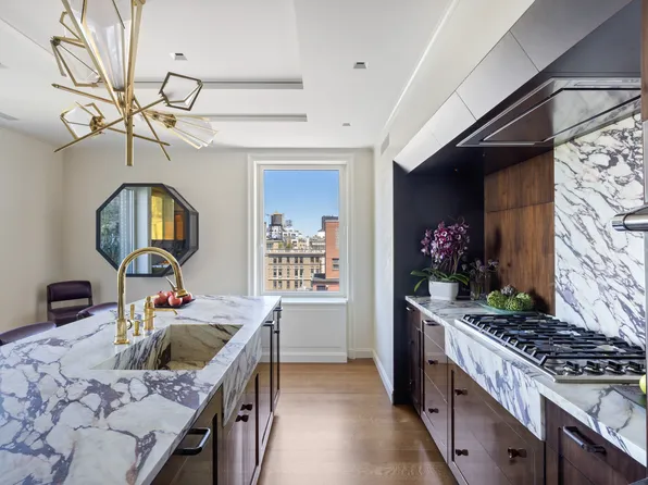 1049 5th Avenue image 7 of 19