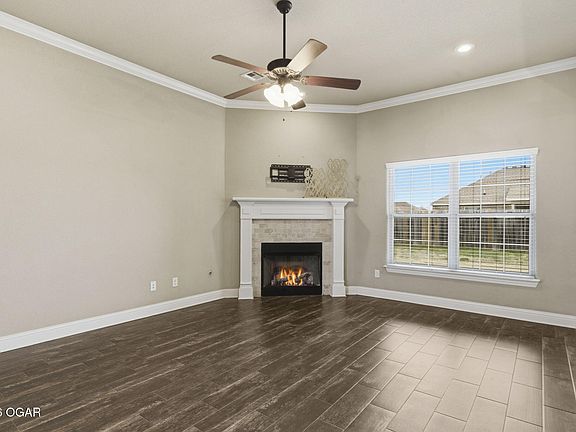 3rd image of 2230 Hunter Dr