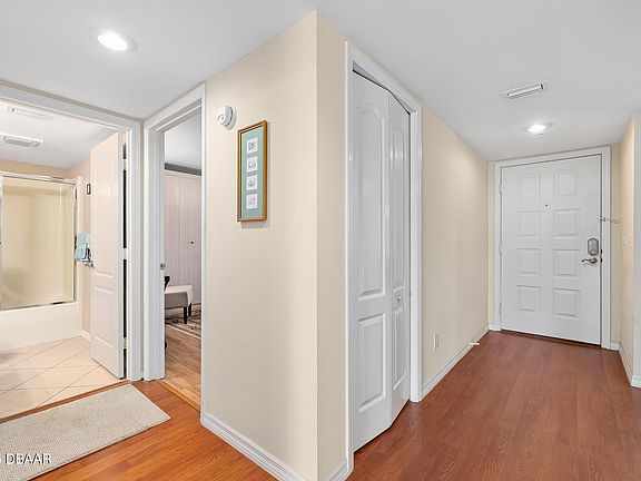 5th image of 4 Oceans West Blvd APT 602A