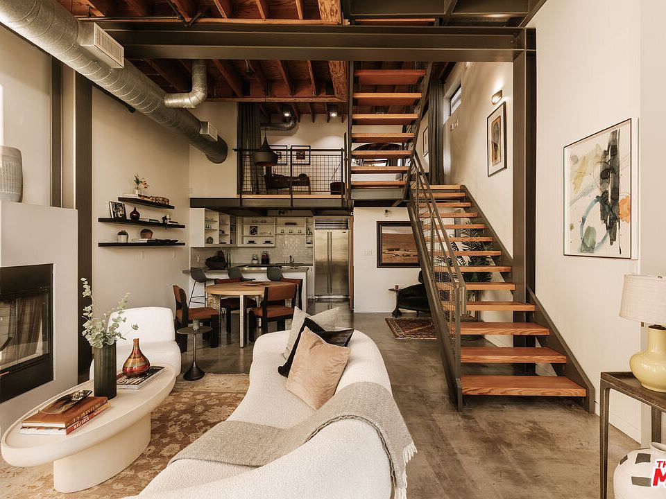 1st image of 208 S Venice Blvd APT A