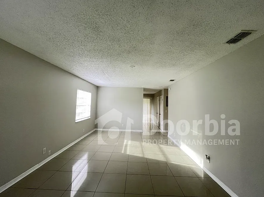 2 Bedroom, 2 Bathroom Single Story Duplex — Photo 2