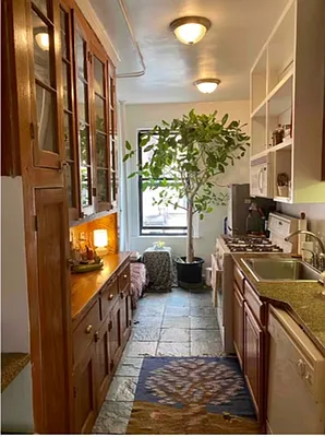 Rented by Jonis Realty | media 34