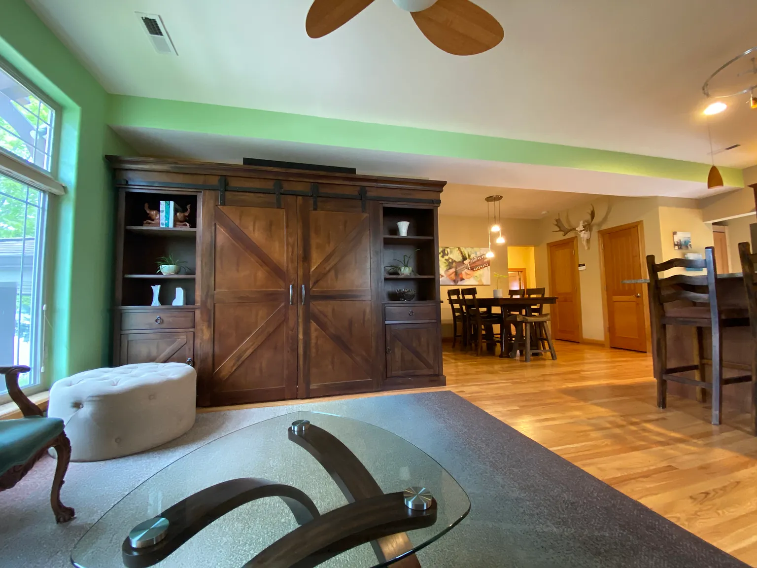 5 bed, 2600 sqft, $3,600 — Photo 3