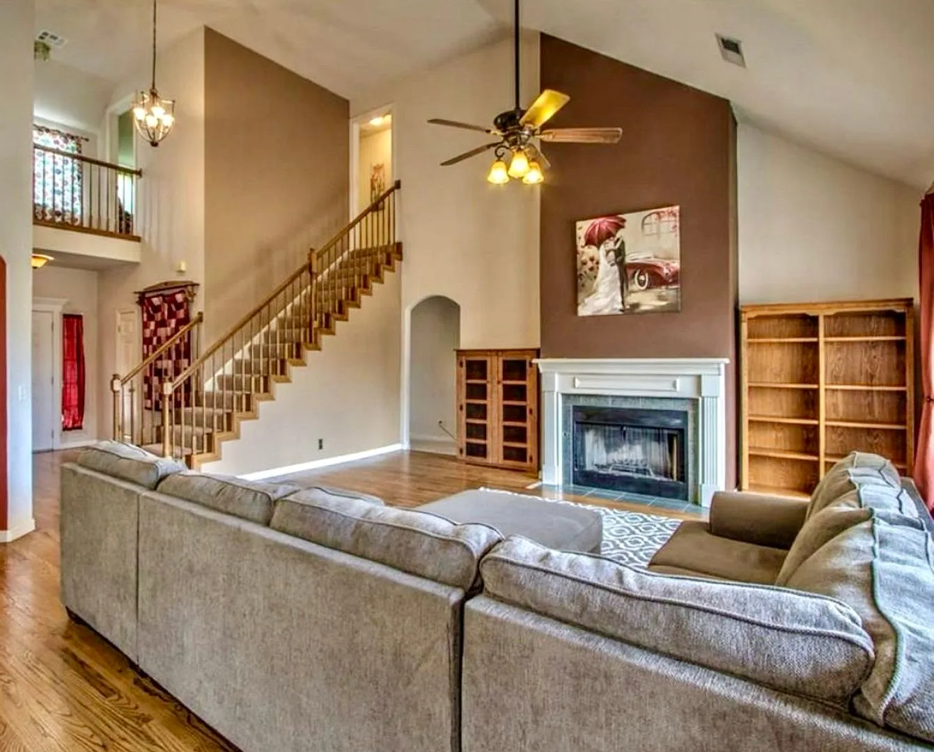 Stunning 3 bedroom, 3 bathroom Home in Desirable Jenks Neighborhood! — Photo 3