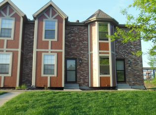 601 NE English Manor Dr APT B, Lees Summit, MO 64086