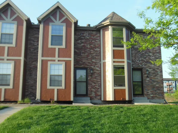 601 NE English Manor Dr APT B, Lees Summit, MO 64086