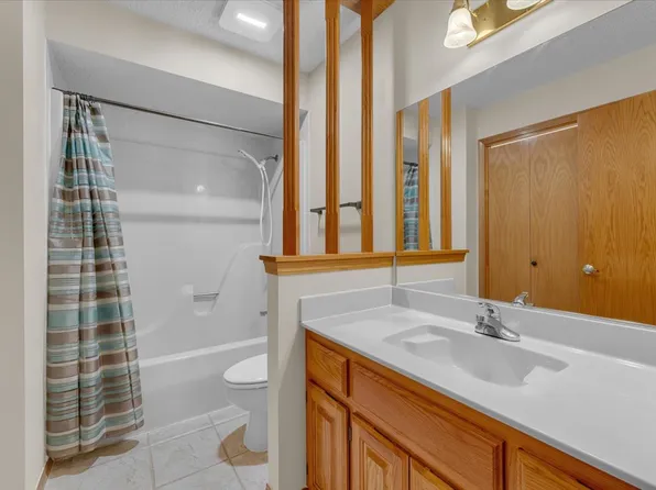 69 Walney Dr, Bella Vista, AR 72715