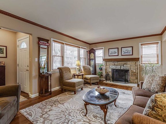 4th image of 57 Wisteria Ave