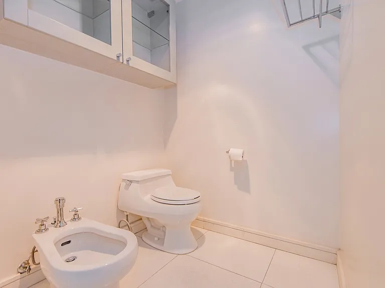 10520 Wilshire Blvd #1004 — Photo 15