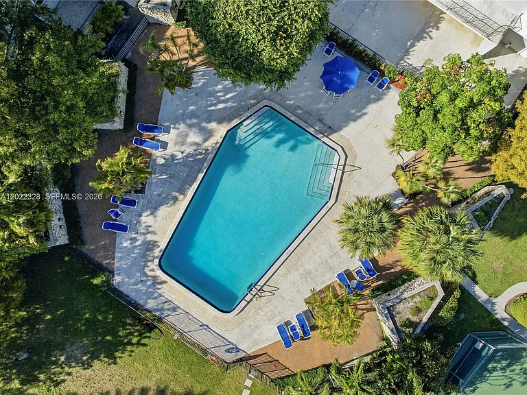 210 Sea View Dr #611 — Photo 24