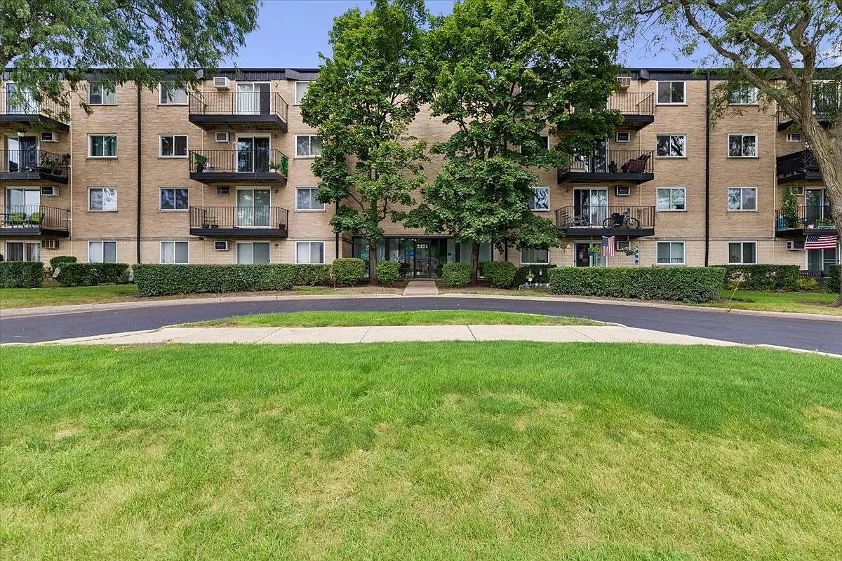 2 bed, 960 sqft, $1,950 — Photo 1