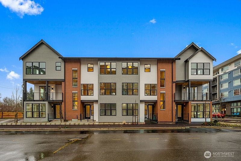 2nd image of 691 NW Locust ST (Homesite #11)