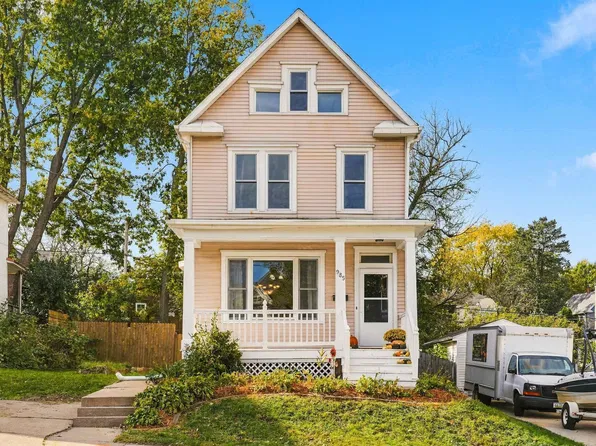 985 N Booth St, Dubuque, IA 52001