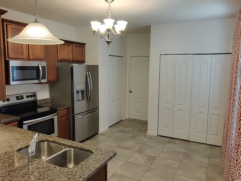 628 Servia Dr — Photo 3