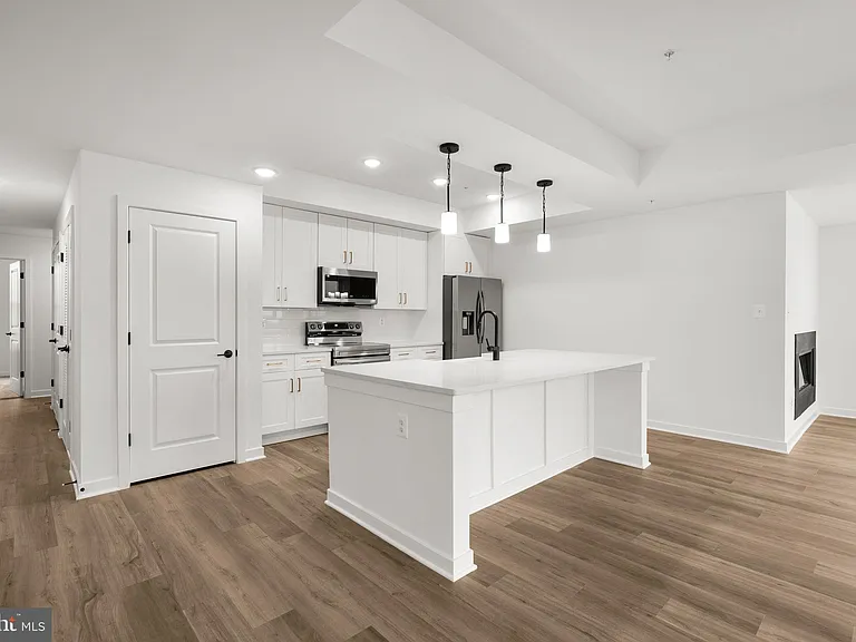 1631 Blacksmith Way #214-B — Photo 9
