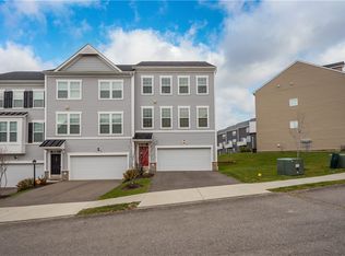 108 Sweetwater Dr, Coraopolis, PA 15108