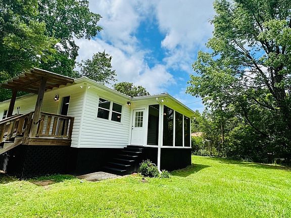 3rd image of 60 Homestead Ln