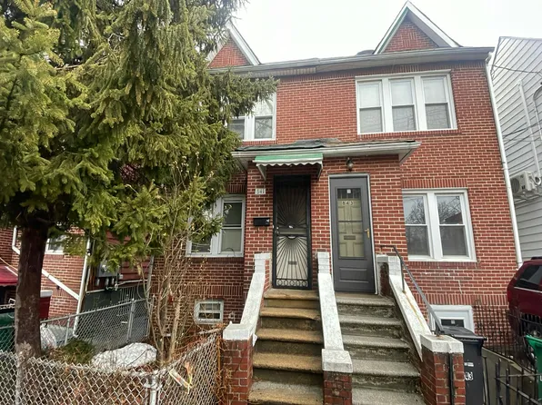 841 E 215th St, Bronx, NY 10467