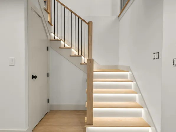 17 Princeton St #1A, Boston, MA 02128
